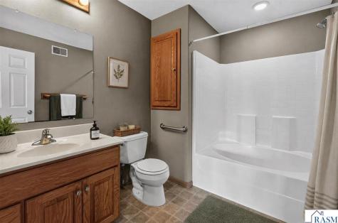 206 Hunters Court Eagle Lake MN 56024