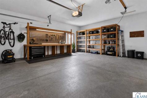 206 Hunters Court Eagle Lake MN 56024