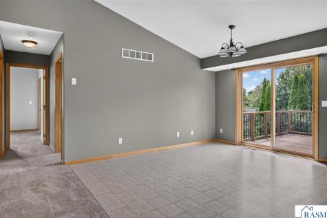 206 Hunters Court Eagle Lake MN 56024