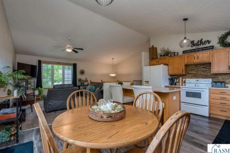 11 Fox Trail North Mankato MN 56003