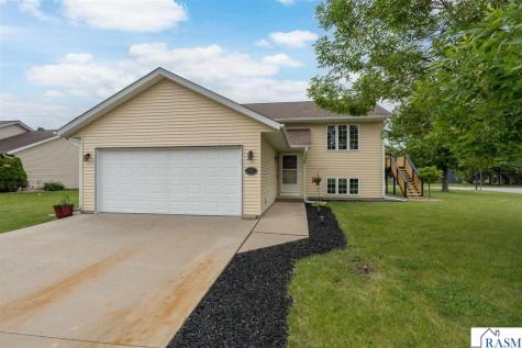 11 Fox Trail North Mankato MN 56003
