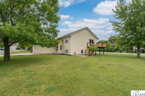 11 Fox Trail North Mankato MN 56003