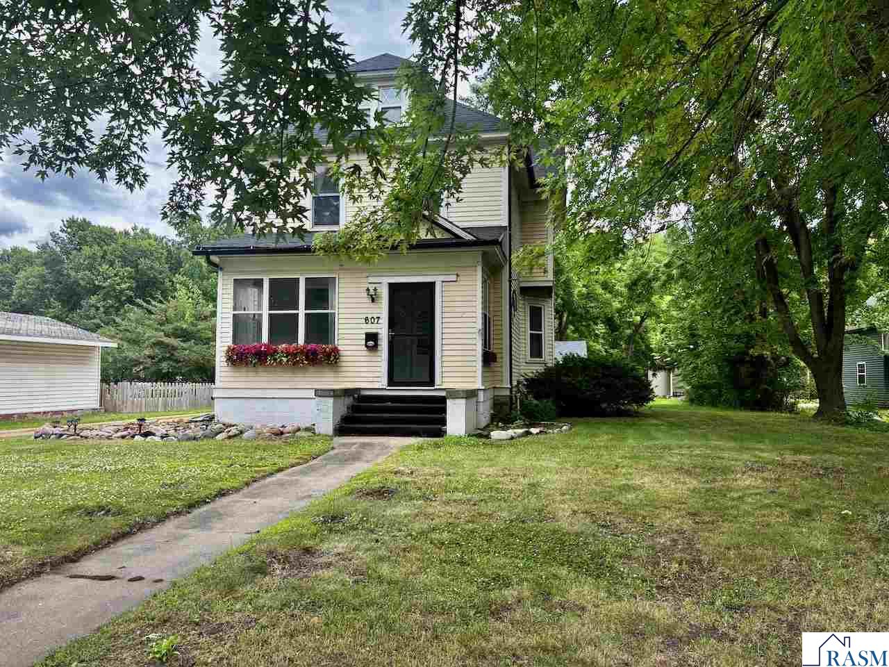 607 N Minnesota Avenue St. Peter MN 56082