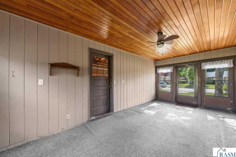 517 Court Avenue Gaylord MN 55334