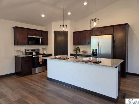 3 Marie Circle Mankato MN 56028-7517