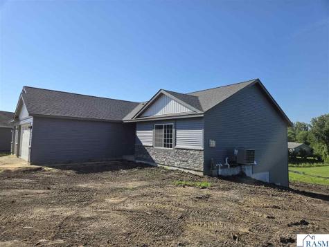 3 Marie Circle Mankato MN 56028-7517