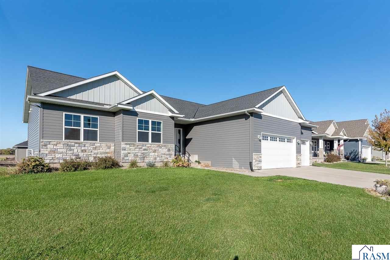 1763 Raymond Drive North Mankato MN 56003