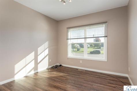 1763 Raymond Drive North Mankato MN 56003