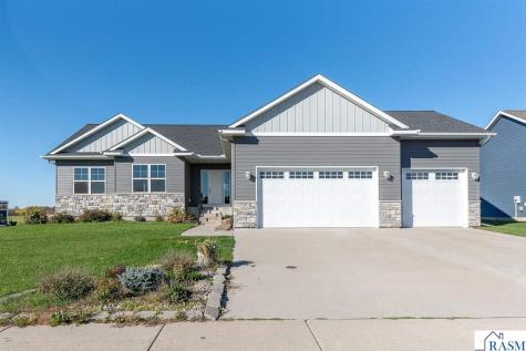 1763 Raymond Drive North Mankato MN 56003