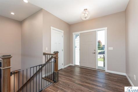 1763 Raymond Drive North Mankato MN 56003