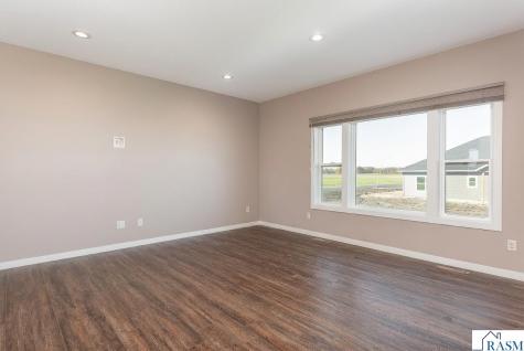 1763 Raymond Drive North Mankato MN 56003