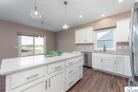 1763 Raymond Drive North Mankato MN 56003
