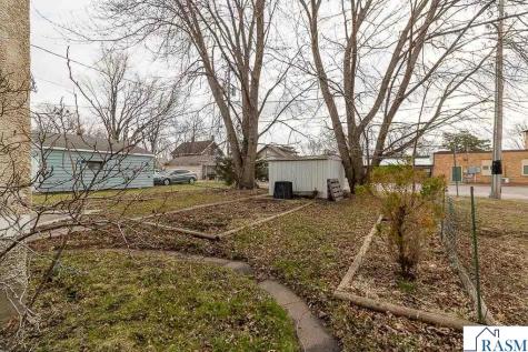 115 N Lexington Avenue Le Center MN 56057