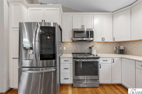 104 Kingsmill Court Mankato MN 56001