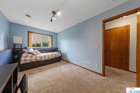 104 Kingsmill Court Mankato MN 56001