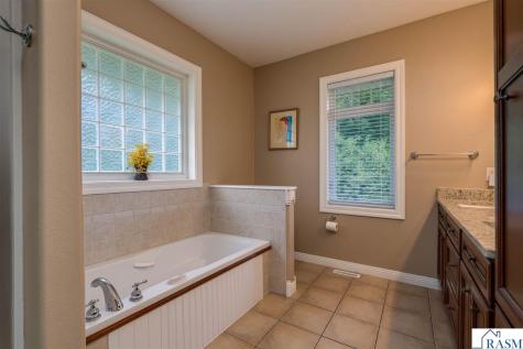 2346 Abbywood Lane North Mankato MN 56003