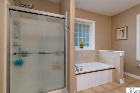 2346 Abbywood Lane North Mankato MN 56003