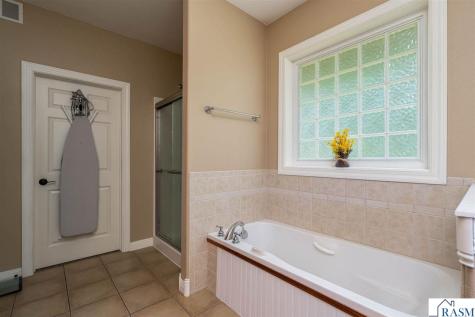 2346 Abbywood Lane North Mankato MN 56003