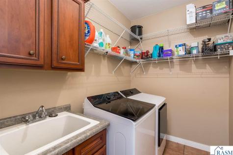 2346 Abbywood Lane North Mankato MN 56003