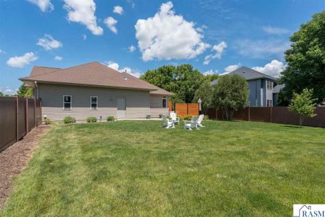 2346 Abbywood Lane North Mankato MN 56003