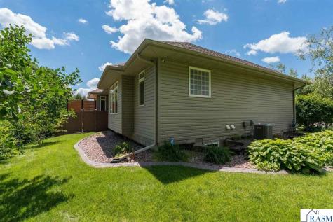 2346 Abbywood Lane North Mankato MN 56003