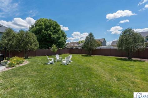 2346 Abbywood Lane North Mankato MN 56003