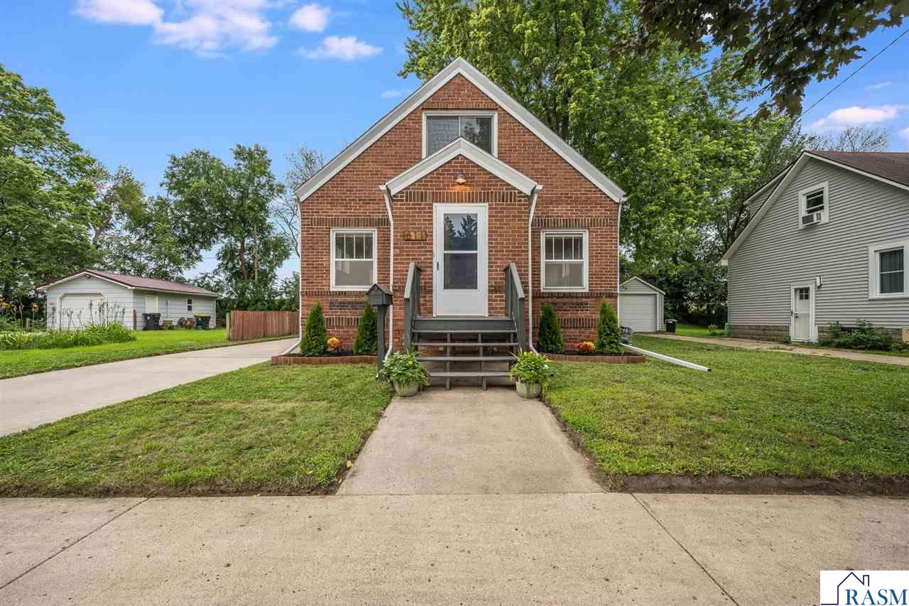811 South Avenue North Mankato MN 56003