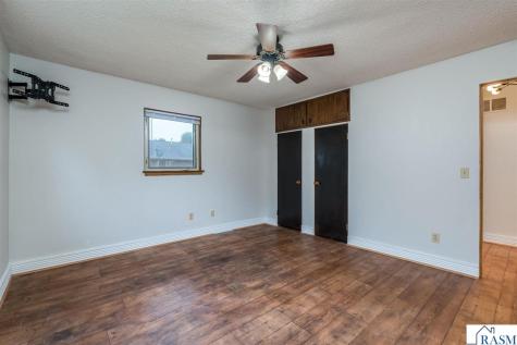 105 Jay Street Le Sueur MN 56058