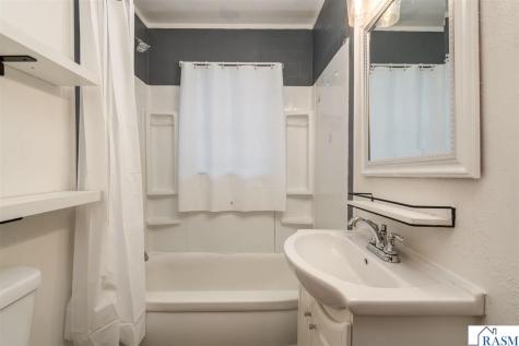 105 Jay Street Le Sueur MN 56058