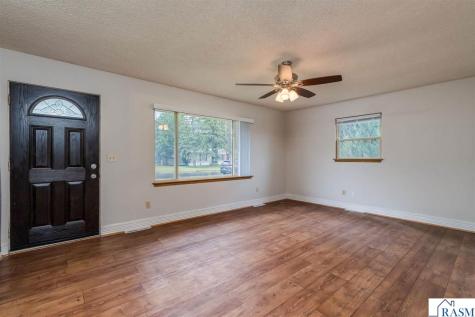 105 Jay Street Le Sueur MN 56058
