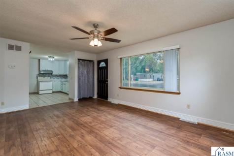 105 Jay Street Le Sueur MN 56058