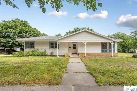 509 W College Avenue St. Peter MN 56082