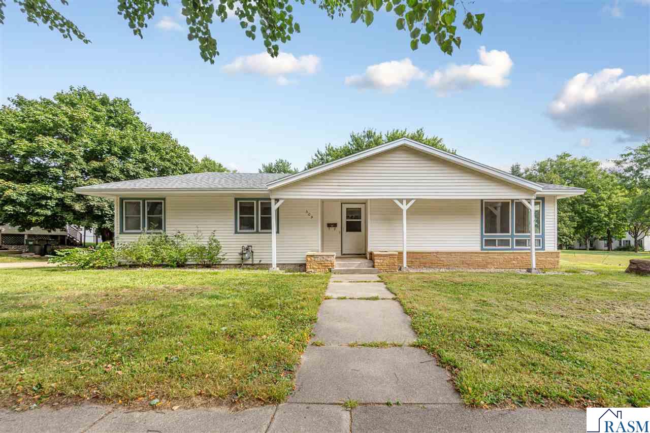 509 W College Avenue St. Peter MN 56082
