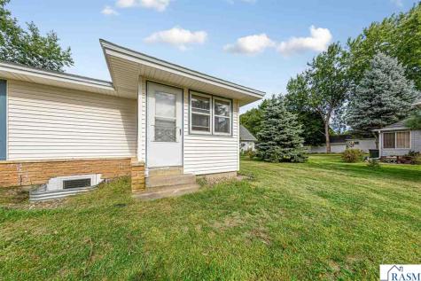 509 W College Avenue St. Peter MN 56082