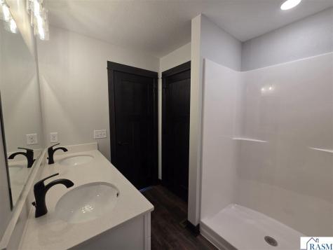 350 NE Stoneridge Lane Owatonna MN 55060-1229