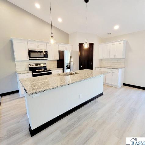 1088 Cullen Street St. Peter MN 56082-7545
