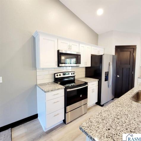 1088 Cullen Street St. Peter MN 56082-7545