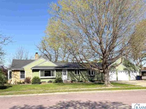 31 E Lake Avenue Minnesota Lake MN 56068