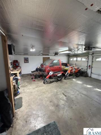 31 E Lake Avenue Minnesota Lake MN 56068
