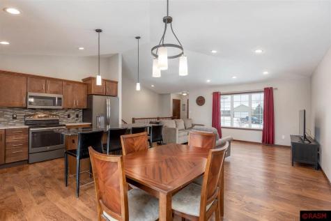 101 Arrowwood Court Mankato MN 56001
