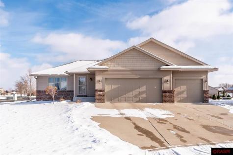 101 Arrowwood Court Mankato MN 56001