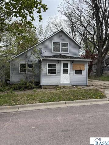 131 N Houk Good Thunder MN 56001