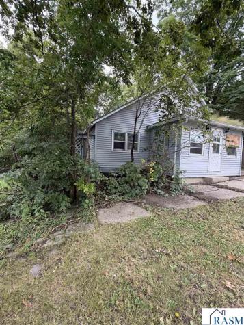 131 N Houk Good Thunder MN 56001