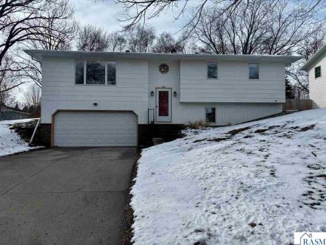 840 N 9th Street St. Peter MN 56082