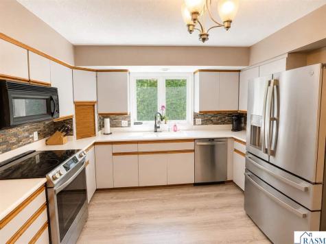 1535 Nottingham Drive North Mankato MN 56003