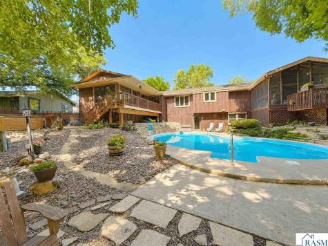 1535 Nottingham Drive North Mankato MN 56003