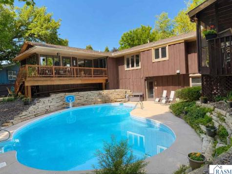 1535 Nottingham Drive North Mankato MN 56003