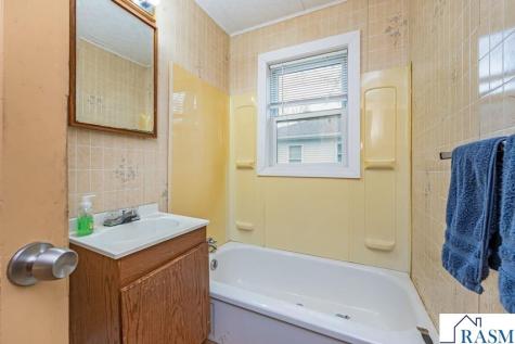 48 Cottage Street Fairmont MN 56031