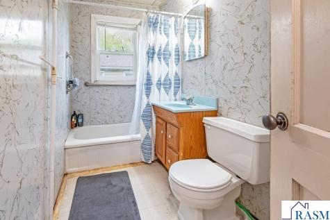 48 Cottage Street Fairmont MN 56031