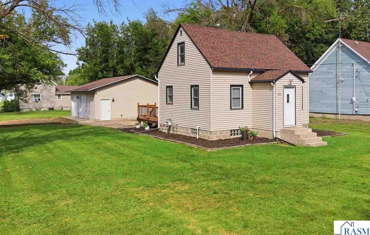 412 S Central Avenue Mapleton MN 56065